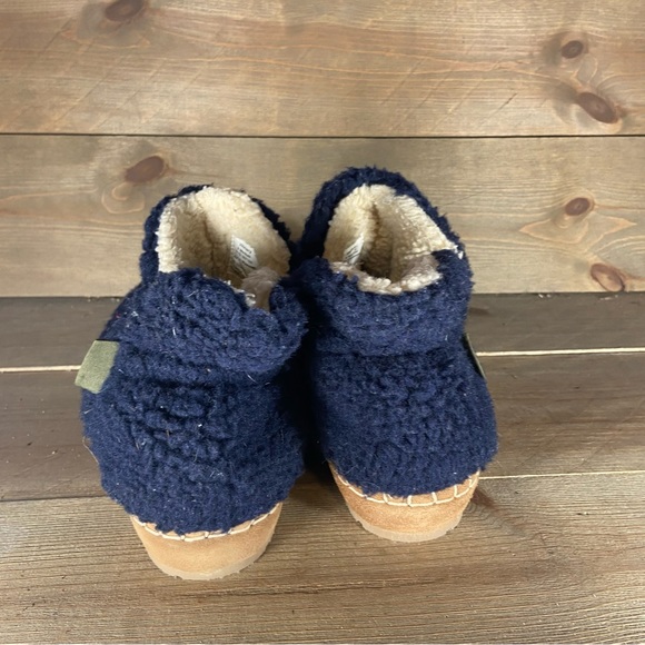 Ll Bean Womens size 9 shoes blue slip on cozy fleece pile comfort slippers - Picture 4 of 8